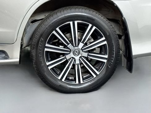 Used 2018 Lexus LX 570 4WD w/ Luxury Package image 10