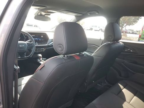 Certified 2025 Chevrolet Trax RS w/ Driver Confidence Package FWD image 9