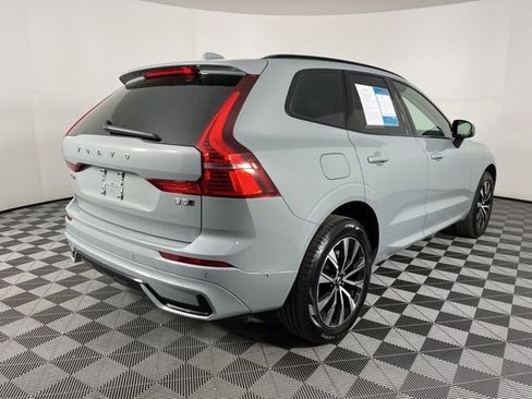 Used 2025 Volvo XC60 B5 Plus image 10