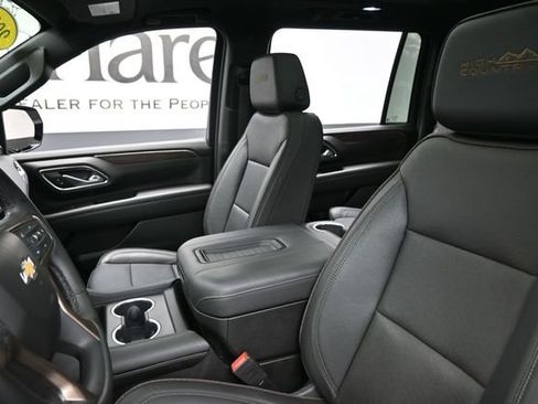 Used 2023 Chevrolet Suburban High Country AWD/4WD image 17