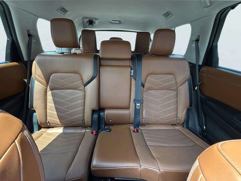 Used 2024 Nissan Pathfinder Platinum w/ Cargo Package AWD/4WD image 17
