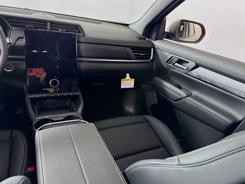 New 2026 GMC Terrain Elevation w/ Elevation Premium Package image 17