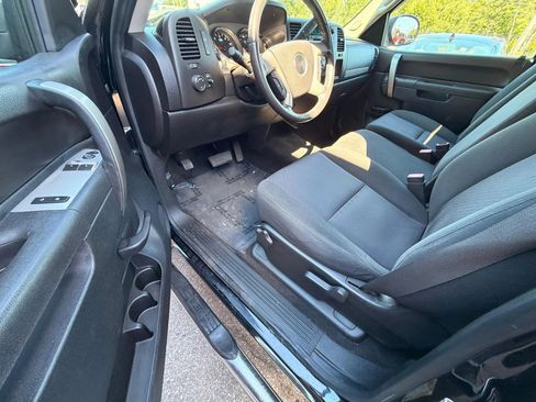 Used 2011 GMC Sierra 1500 SLE w/ SLE Preferred Package AWD/4WD image 12