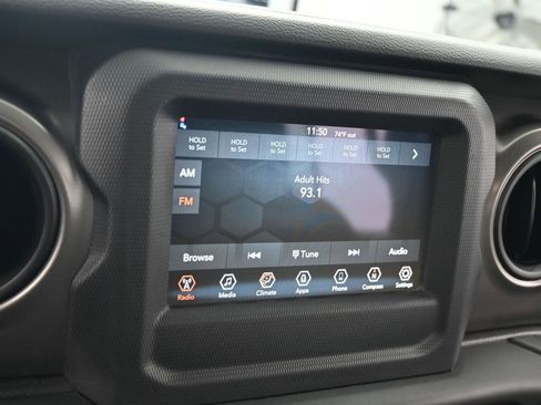 Used 2022 Jeep Wrangler Unlimited Sport image 19