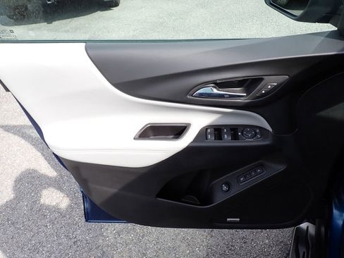 Used 2019 Chevrolet Equinox Premier image 16