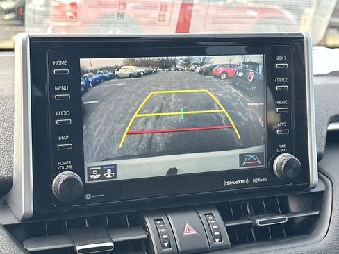 Used 2019 Toyota RAV4 Limited image 12