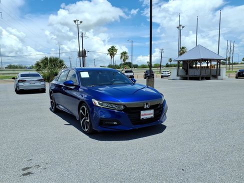 Used 2018 Honda Accord Sport image 2