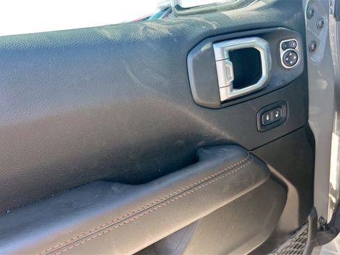 Used 2022 Jeep Wrangler Unlimited Rubicon w/ Xtreme Recon 35" Tire Package image 11