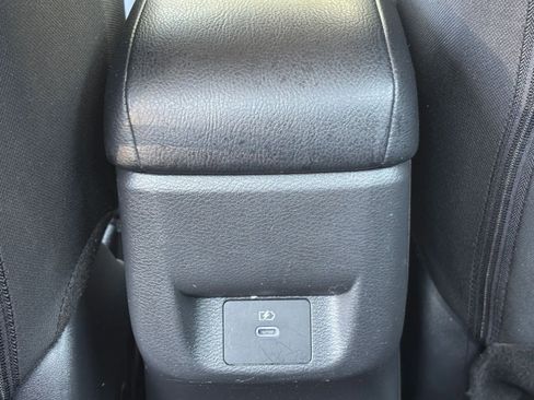 Used 2025 Nissan Versa SV w/ Trunk Package image 23