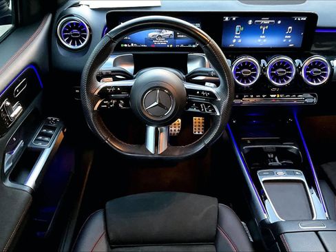 Used 2024 Mercedes-Benz GLB 250 image 6