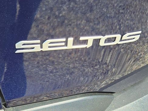 New 2026 Kia Seltos LX FWD image 11