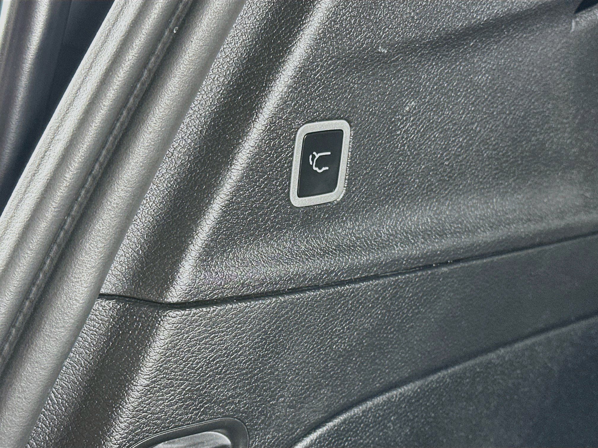 Used 2025 Chrysler Pacifica Select FWD image 30
