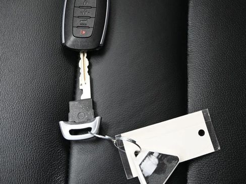 Used 2024 Nissan Rogue SL w/ SL Premium Package image 36