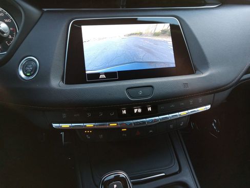 Used 2021 Cadillac XT4 Sport image 17