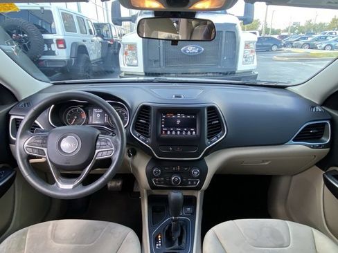 Used 2020 Jeep Cherokee Latitude image 10