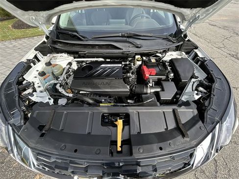 Used 2023 Nissan Rogue SV image 14