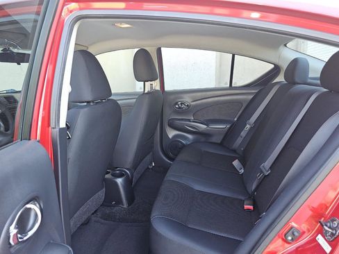 Used 2013 Nissan Versa SV FWD image 28