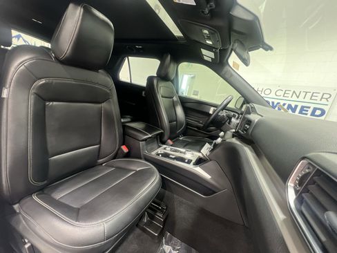 Used 2020 Ford Explorer XLT w/ Equipment Group 202A AWD/4WD image 26