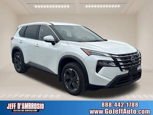 Used 2025 Nissan Rogue SV image 1