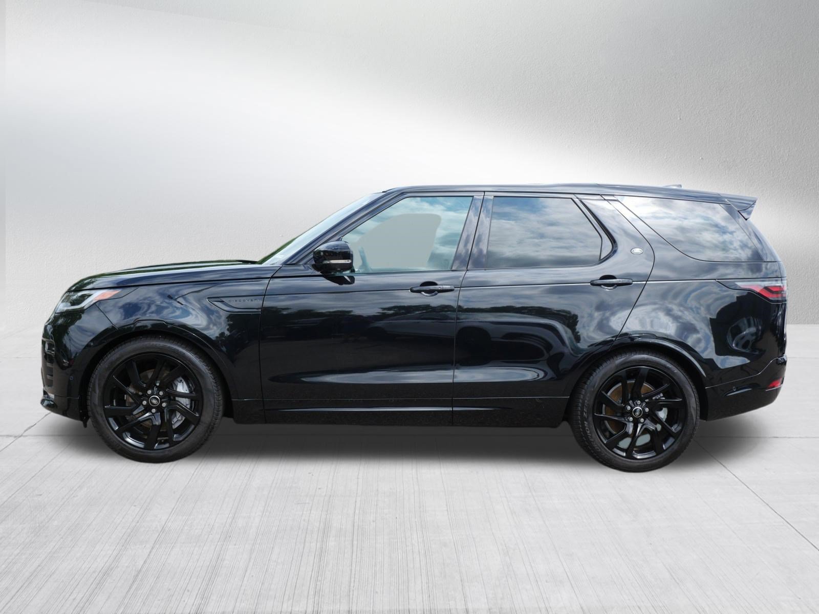 Certified 2025 Land Rover Discovery Dynamic SE AWD/4WD image 2
