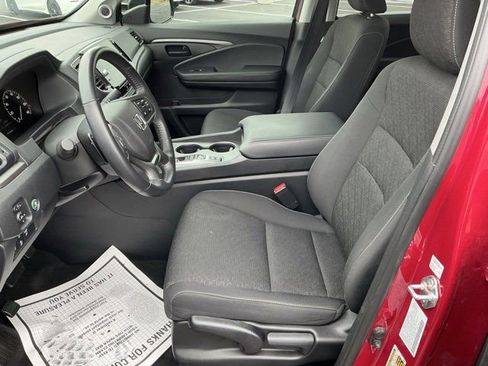 Used 2025 Honda Ridgeline Sport image 15