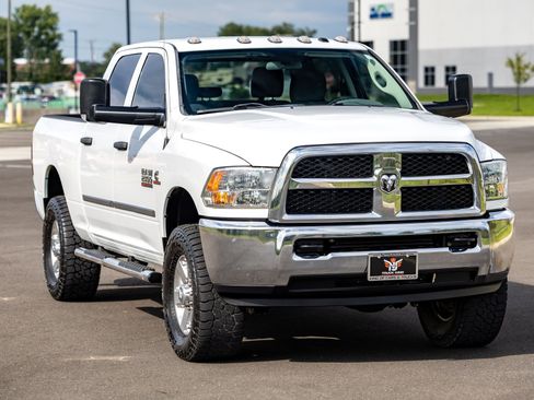 Used 2015 RAM 2500 Tradesman w/ Chrome Appearance Group AWD/4WD image 19