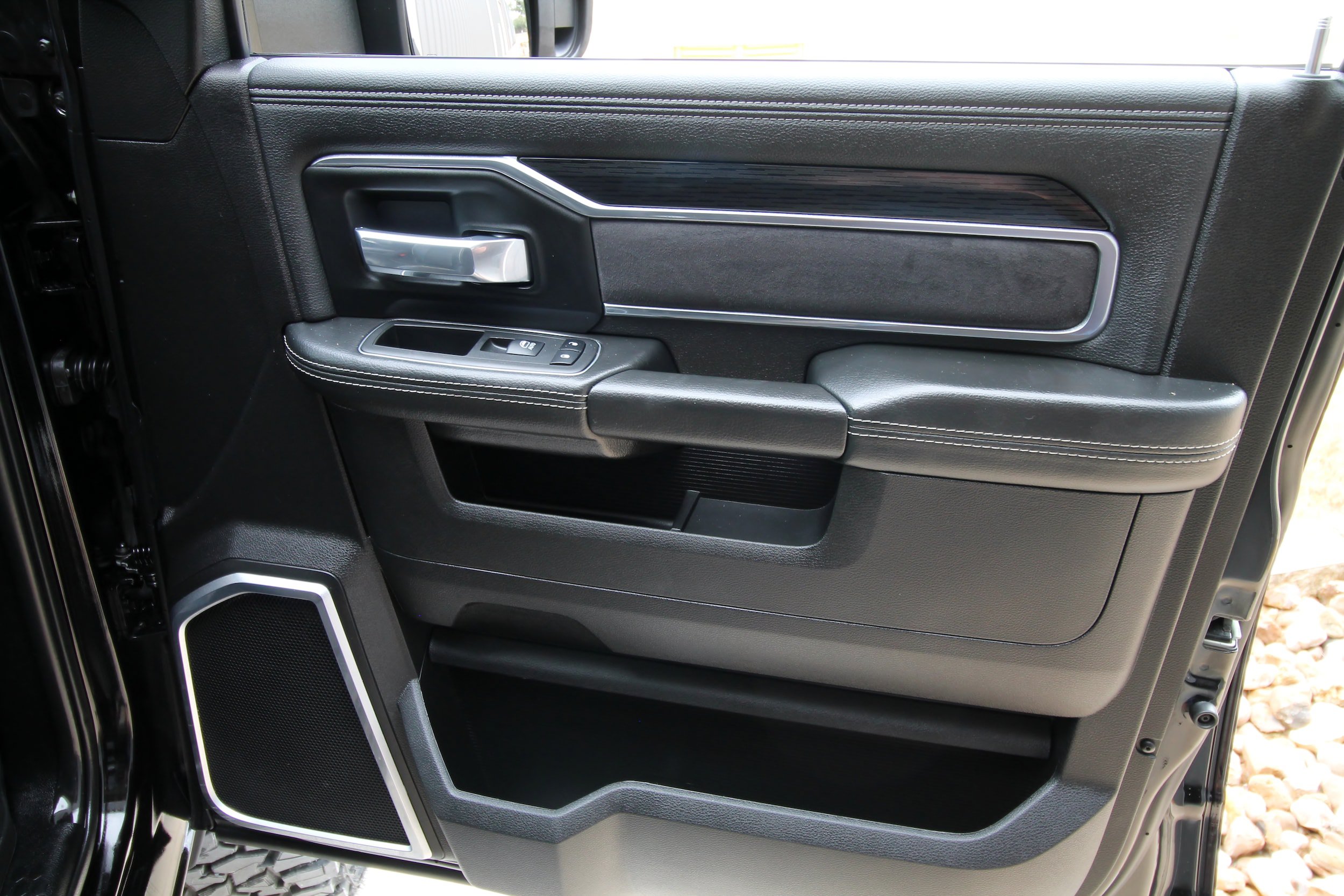Used 2024 RAM 3500 Laramie w/ Night Edition AWD/4WD image 38