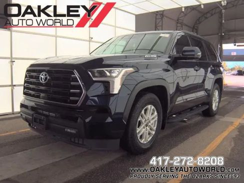 Used 2023 Toyota Sequoia SR5 w/ SR5 Premium Package AWD/4WD image 1