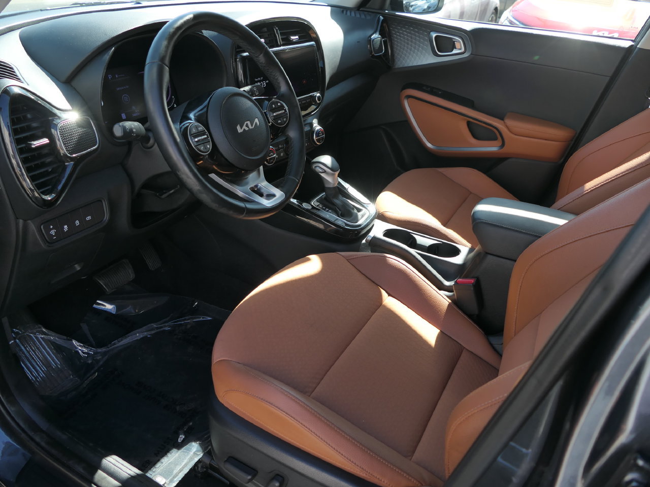Used 2024 Kia Soul EX w/ EX Designer Package FWD image 13