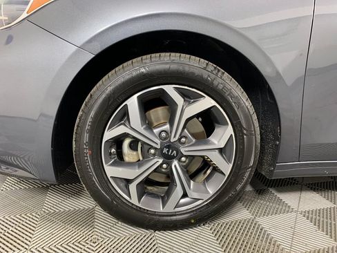 Used 2020 Kia Forte LXS FWD image 11