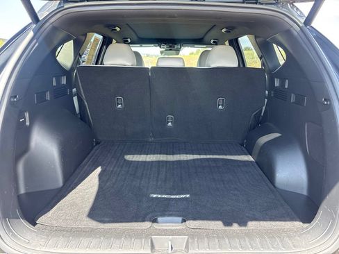 Used 2025 Hyundai Tucson Limited AWD/4WD image 16