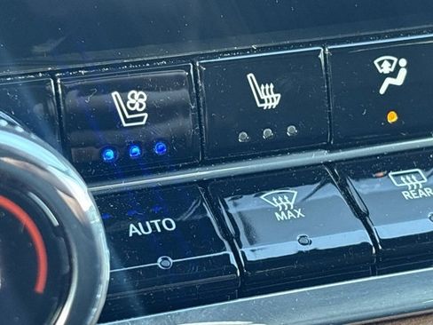 Used 2023 GMC Canyon AT4 w/ AT4 Premium Package image 29