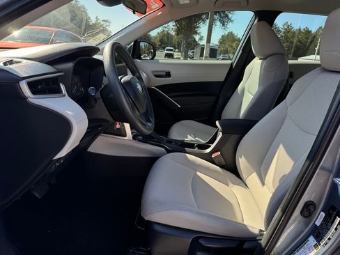 Used 2024 Toyota Corolla Cross L image 11