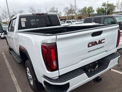 Used 2021 GMC Sierra 2500 AT4 w/ AT4 Preferred Package AWD/4WD image 3
