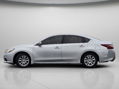 Used 2018 Nissan Altima 2.5 S w/ S Convenience Package image 18