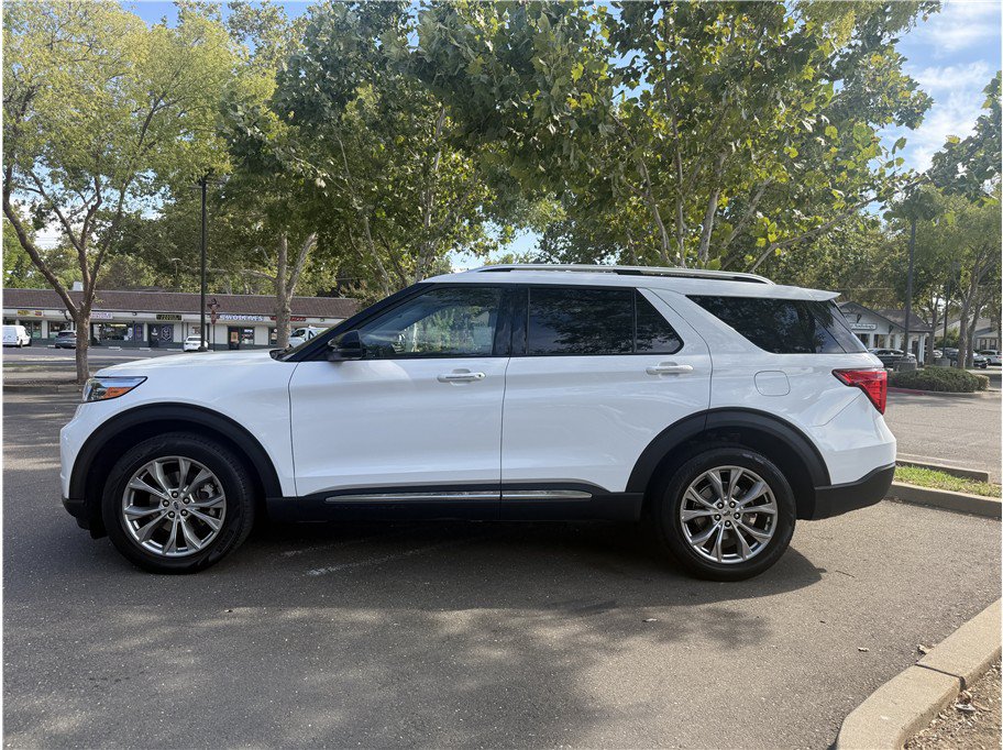 Used 2021 Ford Explorer Limited AWD/4WD image 2