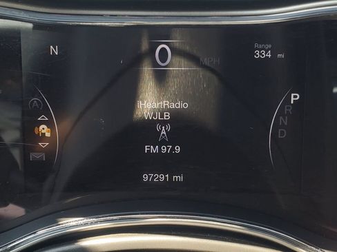 Used 2020 Jeep Grand Cherokee Laredo AWD/4WD image 12