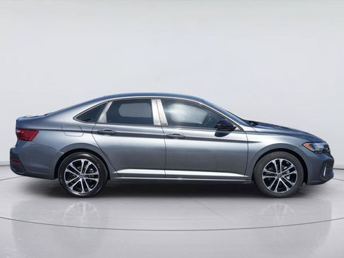 Used 2024 Volkswagen Jetta Sport FWD image 5