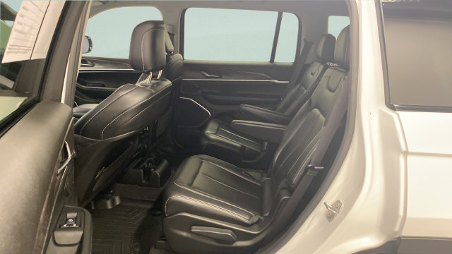 Used 2022 Jeep Grand Cherokee L Limited AWD/4WD image 27