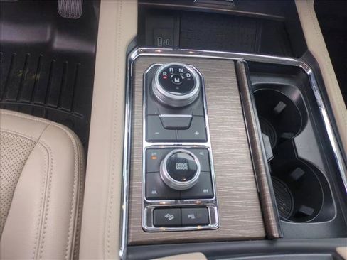 Used 2023 Ford Expedition Limited image 12