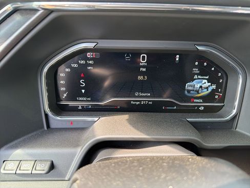Used 2025 GMC Sierra 2500 Denali Ultimate w/ Max Trailering Package AWD/4WD image 15