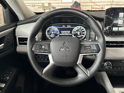New 2025 Mitsubishi Outlander SEL image 22