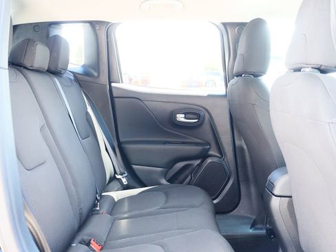 Used 2023 Jeep Renegade Latitude image 27