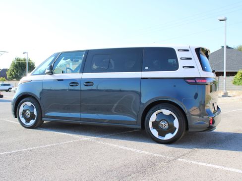 New 2025 Volkswagen ID. Buzz Pro S Plus image 5