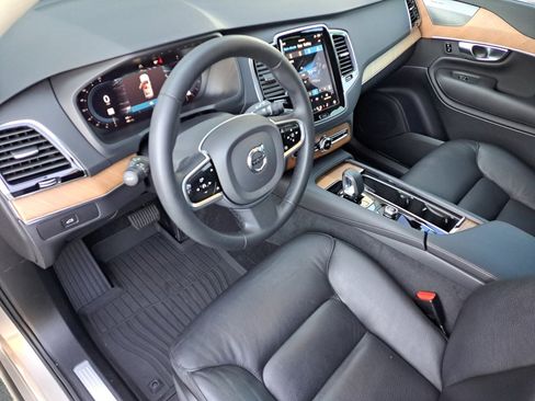 Used 2023 Volvo XC90 B6 Plus w/ Protection Package Premier image 10