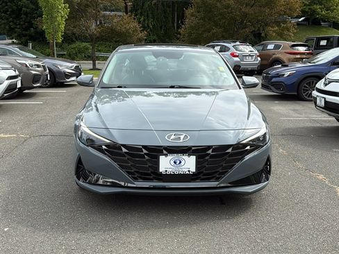Used 2021 Hyundai Elantra Limited FWD image 4