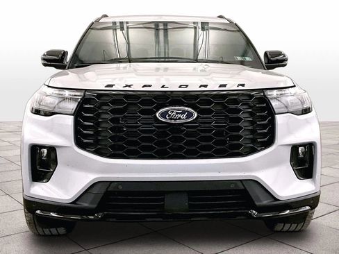 Certified 2026 Ford Explorer ST-Line AWD/4WD image 3