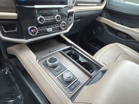 Used 2024 Ford Expedition Max Limited image 14