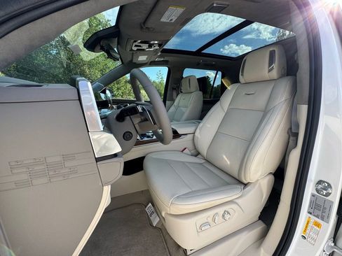 New 2025 Cadillac Escalade Sport Platinum image 5