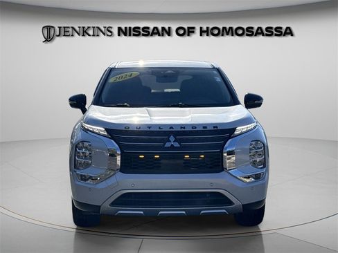 Used 2024 Mitsubishi Outlander SE image 5